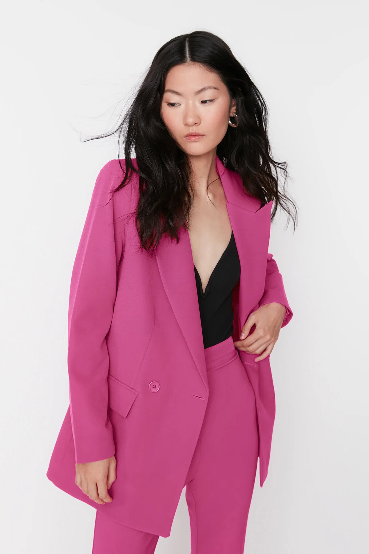 Bild von Trendyol Collection Fuchsiafarbene, Gefütterte, Zweireihige Blazerjacke Aus Webstoff Mit Verschluss für Damen - 38