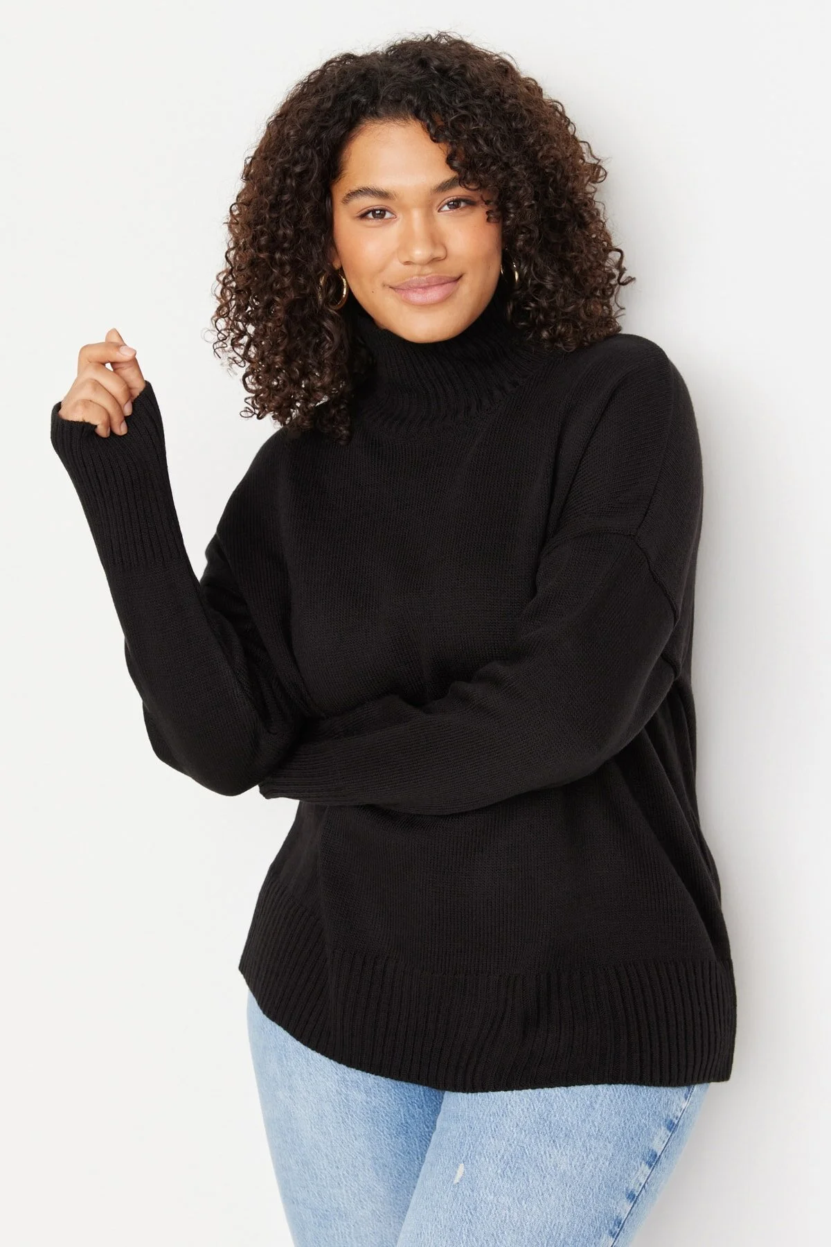 Bild von Trendyol Curve Schwarzer, Schulterfreier Strickpullover Mit Rollkragen für Damen - 2XL
