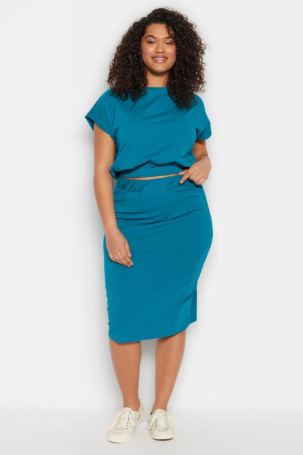 Bild von Trendyol Curve Petrolfarbenes Strick-bottom-top-set Mit Rundhalsausschnitt Tbsss22au0003 für Damen - 5XL
