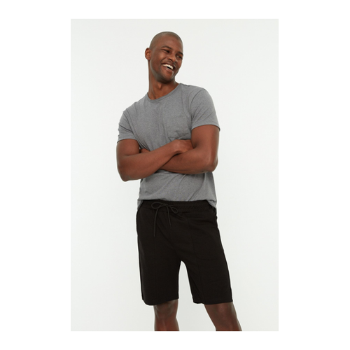 Bild von Trendyol Collection Mittellange Schwarze Shorts für Herren