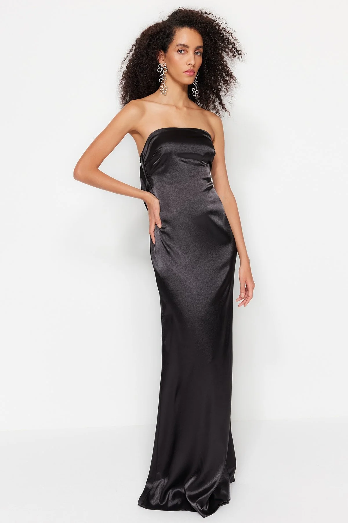 Bild von Trendyol Collection Schwarzes, Figurbetontes, Langes Abendkleid Aus Gewebtem Satin für Damen - 42