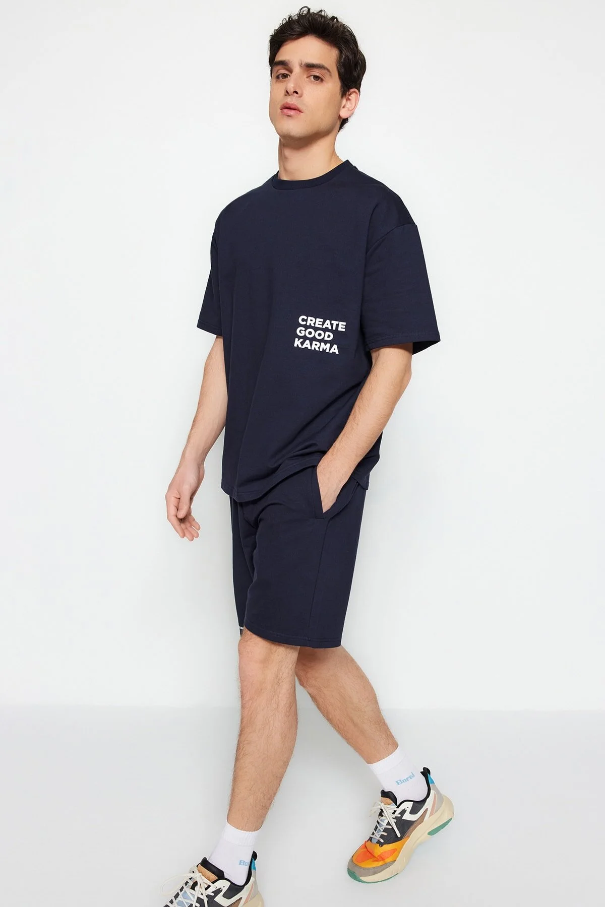Bild von Trendyol Collection Bequemer Trainingsanzug Aus Baumwolle Mit Textaufdruck In Marineblau - für Herren - XL