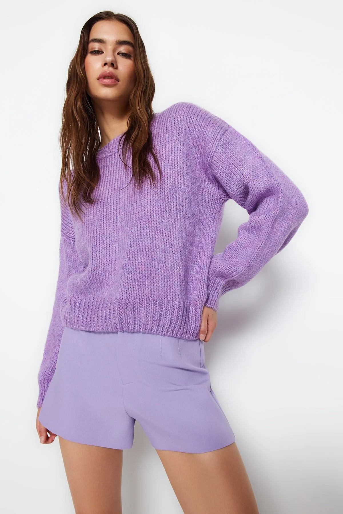 Bild von Trendyol Collection Lilafarbener, Weich Strukturierter Basic-strickpullover Mit Weiter Passform für Damen - S