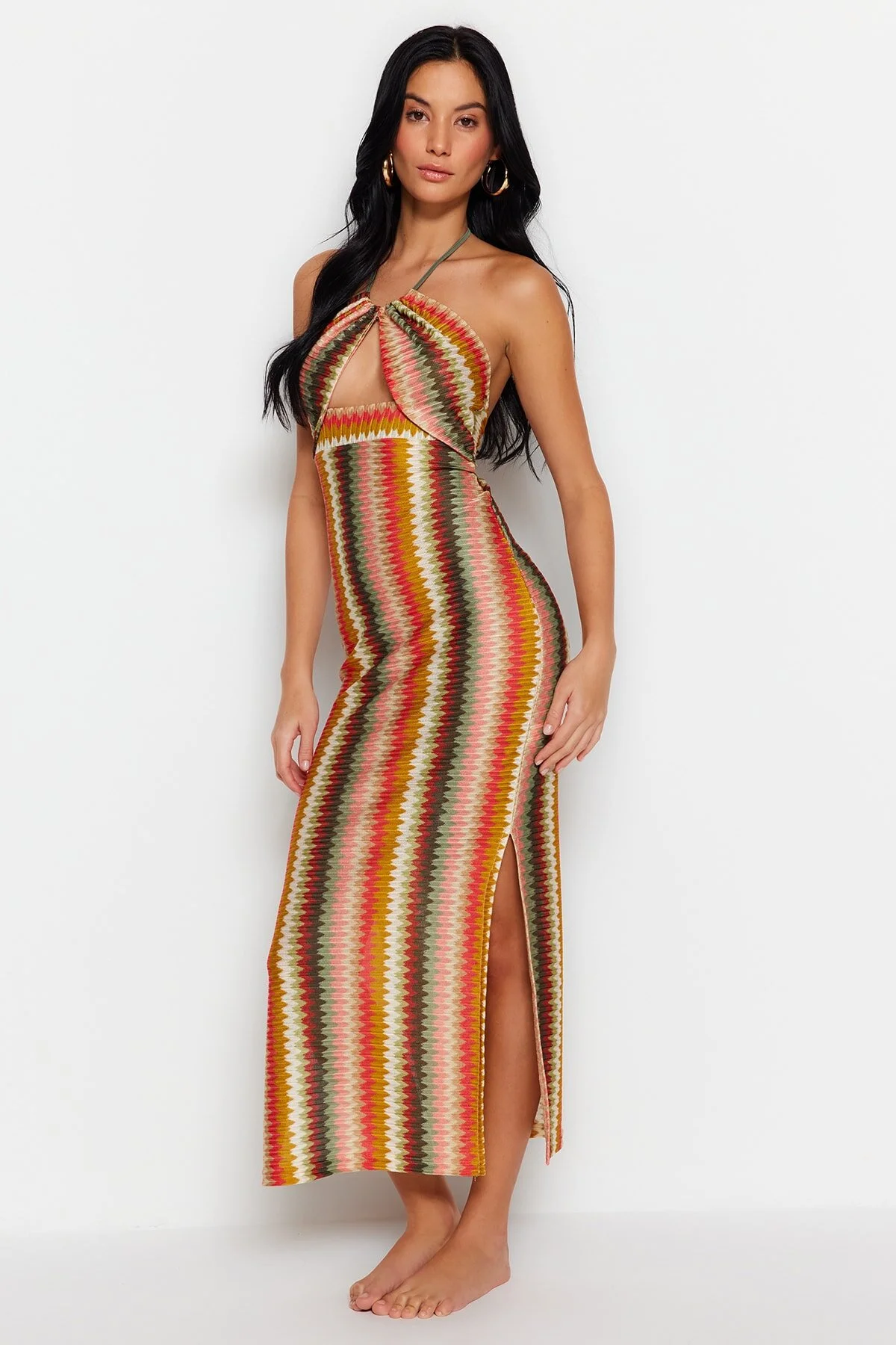 Bild von Trendyol Collection Gestreiftes, Figurbetontes Maxi-strandkleid Mit Cut-out/fensterausschnitt für Damen - 38