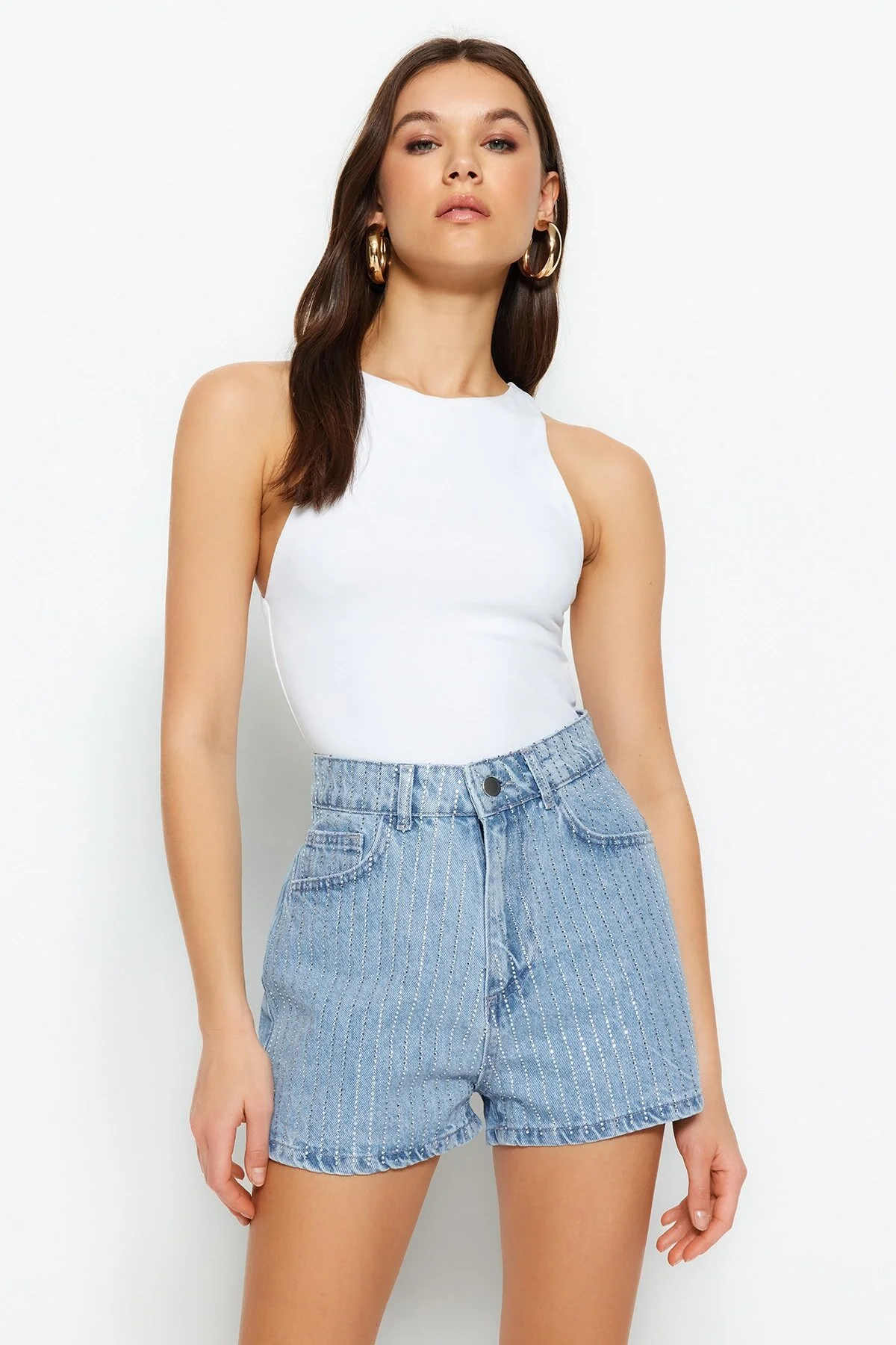 Bild von Trendyol Collection Blaue Jeansshorts Mit Hoher Taille Und Schmucksteinen für Damen - 32