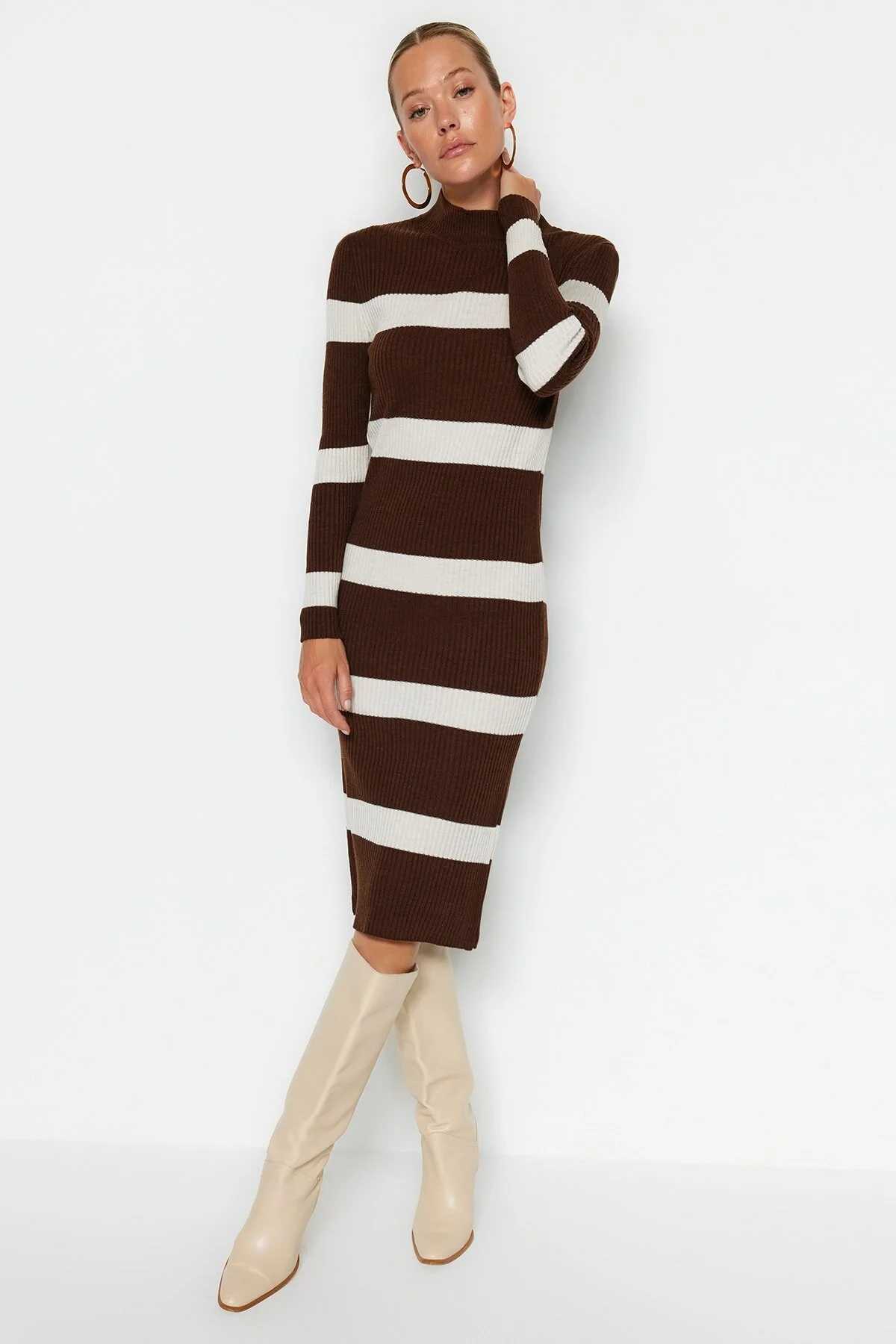 Bild von Trendyol Collection Gestreiftes Midikleid Aus Strick Braun für Damen - L