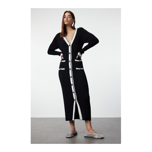 Bild von Trendyol Collection Schwarzes Maxi-Strickkleid mit Farbblockdesign für Damen