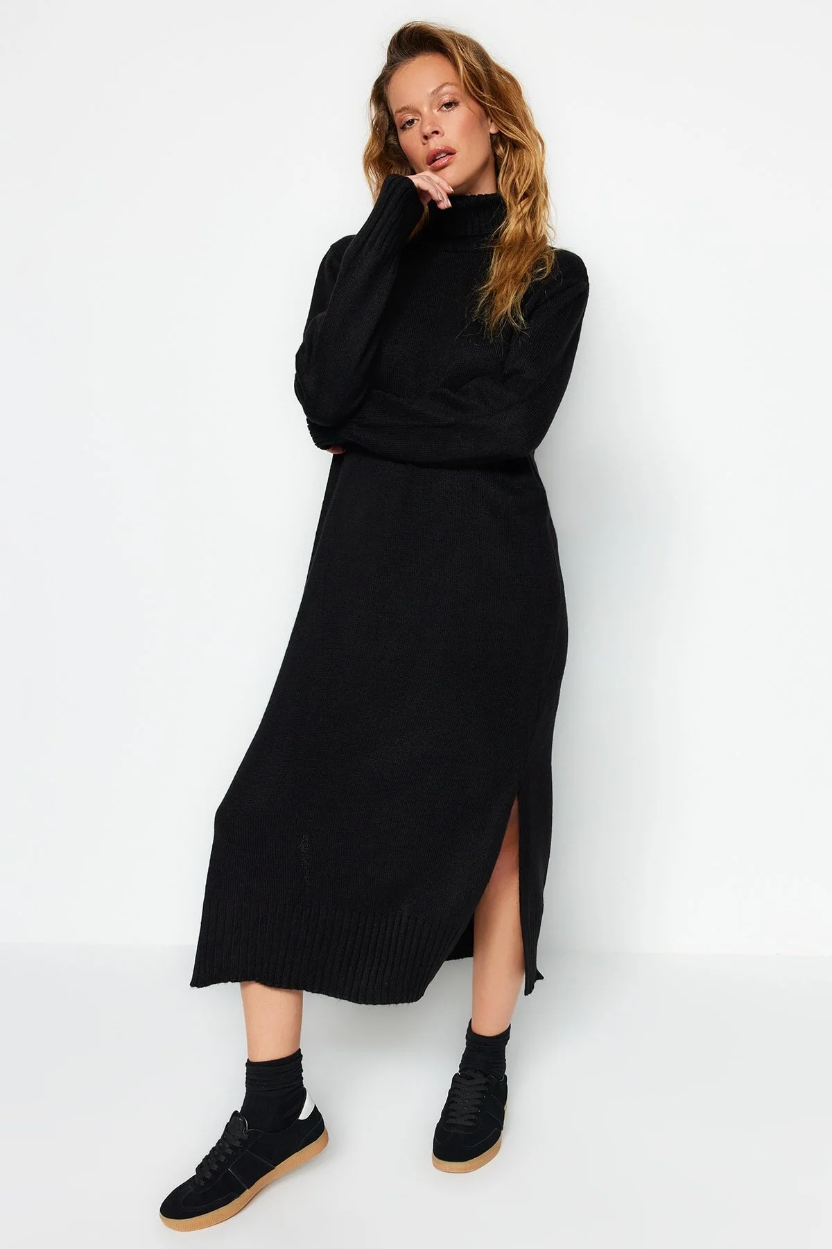 Bild von Trendyol Collection Weiches, Strukturiertes Schwarzes Midi-strickkleid – Weite Passform für Damen - L