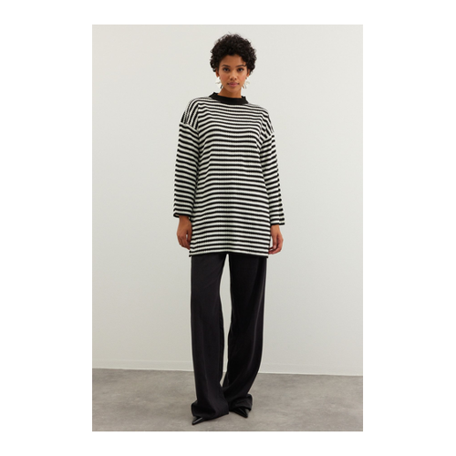 Bild von Trendyol Modest Schwarz Gestreifter Strickpullover für Damen - XL