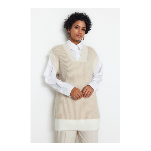Bild von Trendyol Modest Steinfarbener Thessaloniki-strickpullover Mit V-ausschnitt Und Blockfarben für Damen
