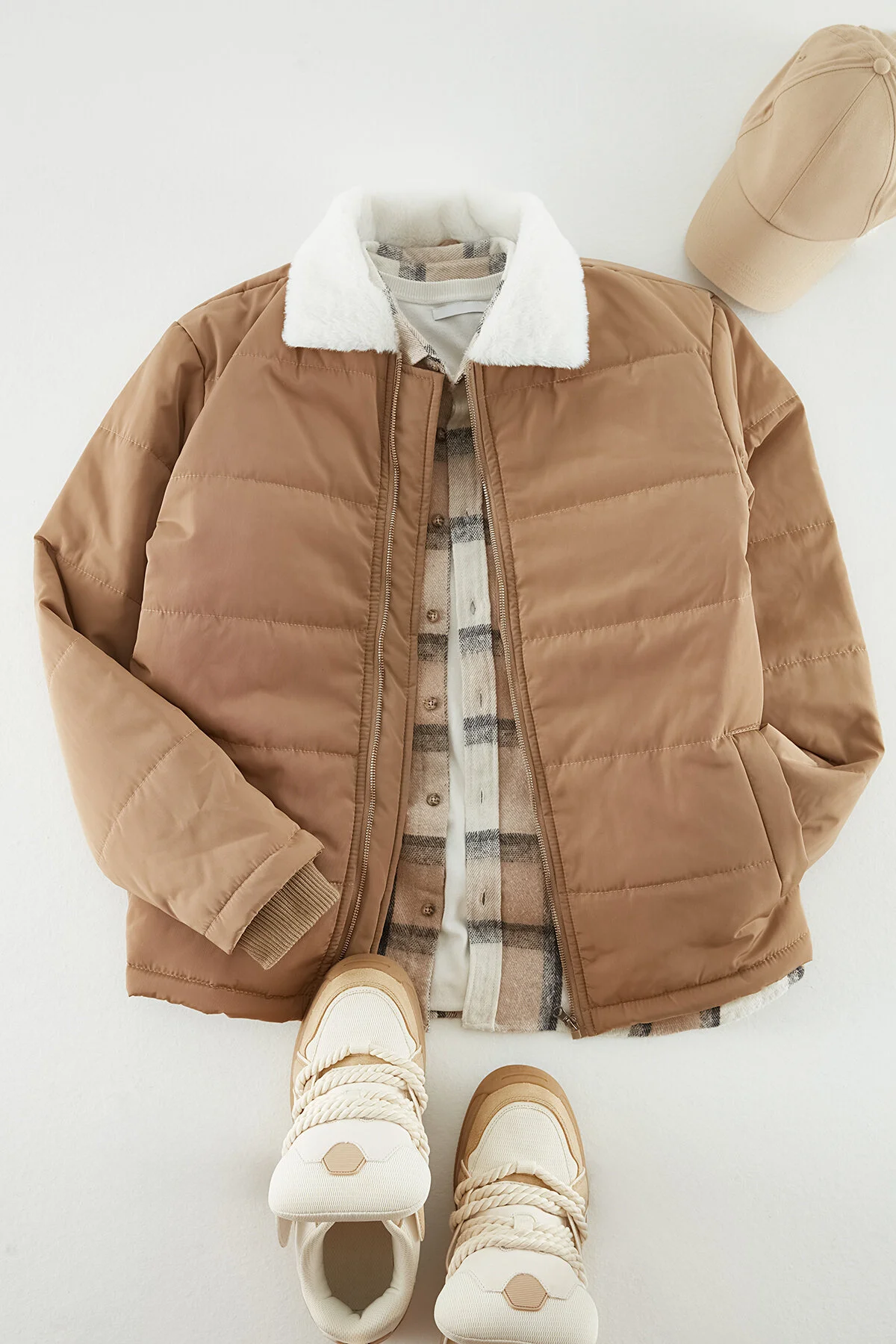 Bild von Trendyol Collection Dicker Wintermantel Aus Nerz – Normale Passform, Fleecefutter für Herren - L