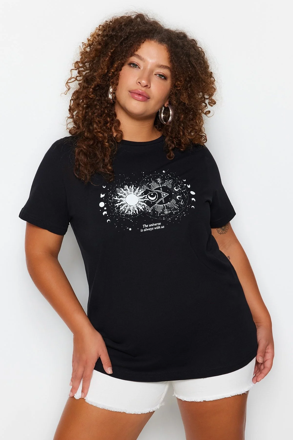 Bild von Trendyol Curve Schwarzes Strick-t-shirt Mit Rundhalsausschnitt – 100 % Baumwolle für Damen - 6XL