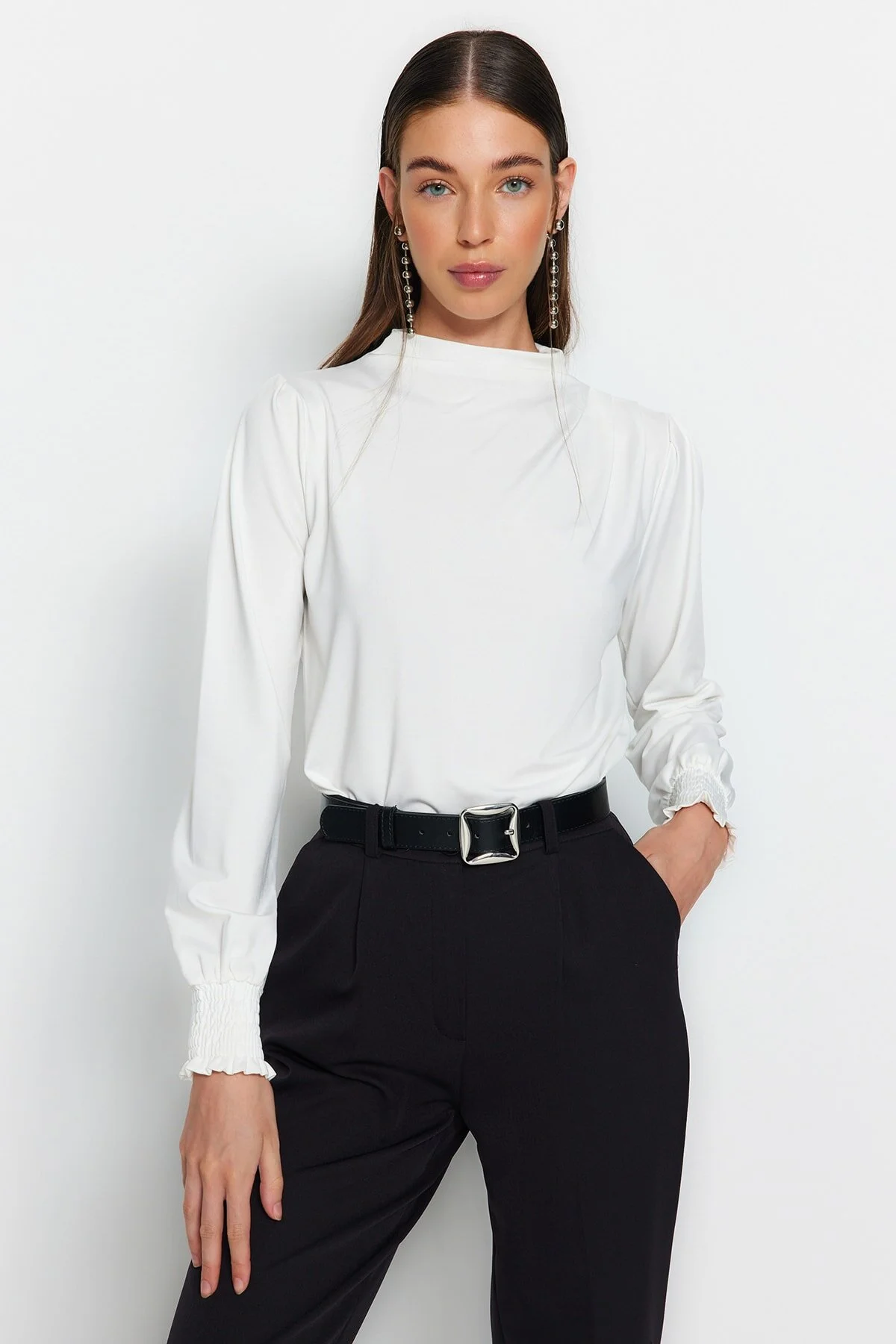 Bild von Trendyol Collection Ecru-hoher Kragen, Reguläre Passform, Gipe-detaillierte, Flexible Strickbluse für Damen - XL