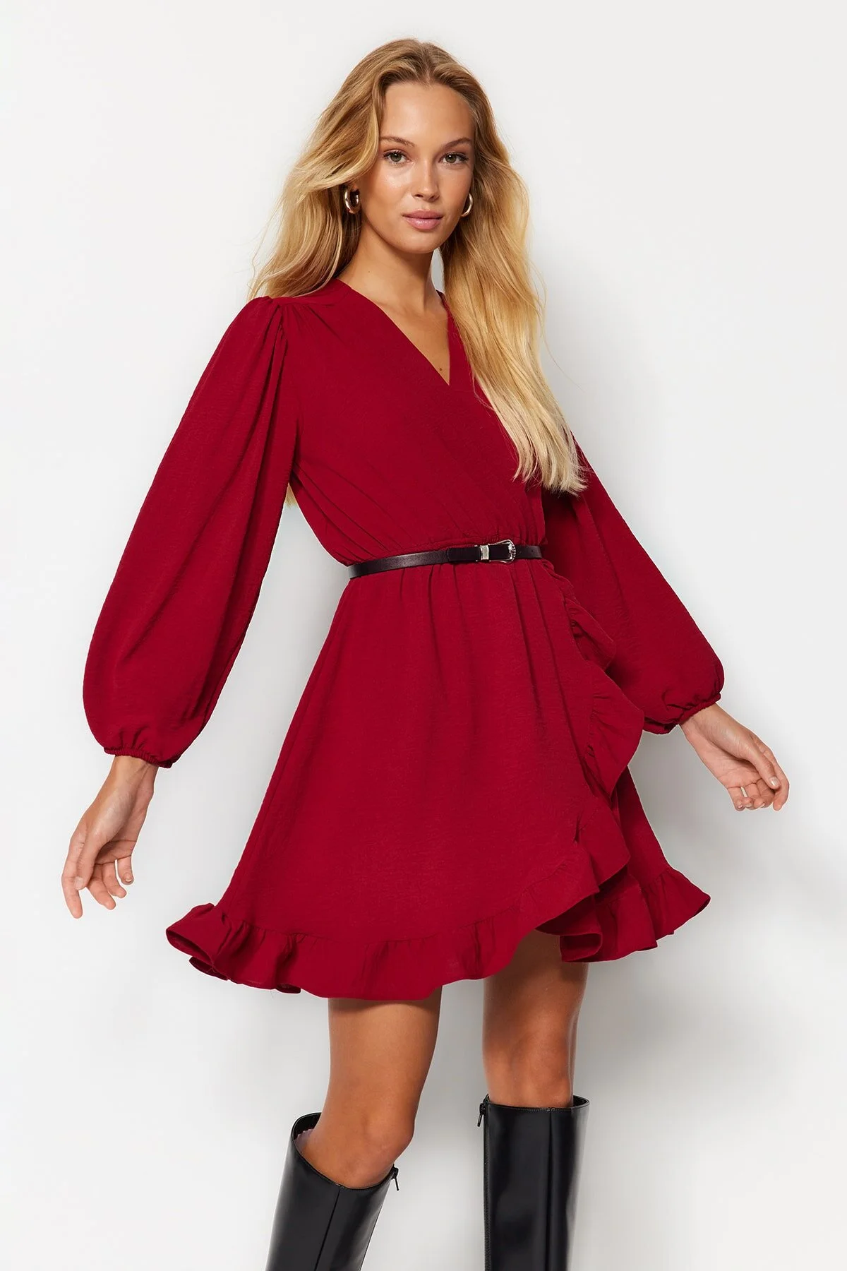 Bild von Trendyol Collection Burgunderrotes, Gewebtes Minikleid Mit Elastischem Bund Und Volants für Damen - 36