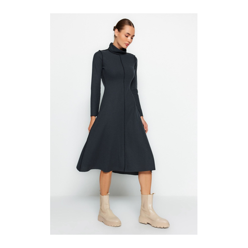 Bild von Trendyol Collection Anthrazitfarbenes Carioca-midi-strickkleid In A-linie