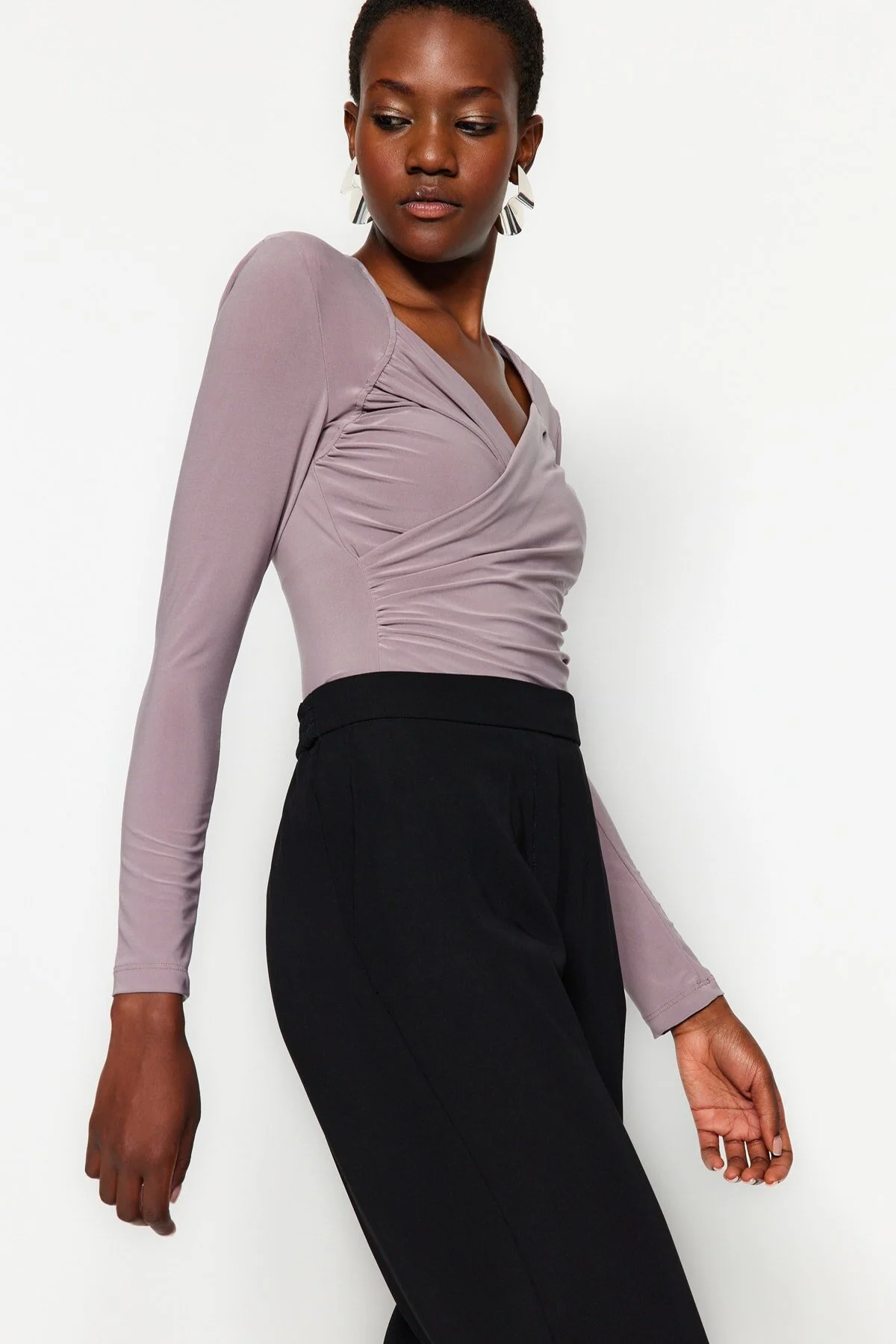 Bild von Trendyol Collection Nerzfarbener, Gepolsterter, Drapierter, Taillierter/elastischer Strickbody Mit Druckknopfverschluss für Damen - XS