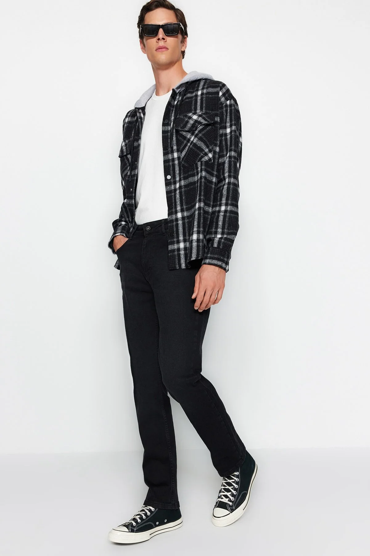 Bild von Trendyol Collection Schwarze Jeans-denimhose Mit Normaler Passform für Herren - 32