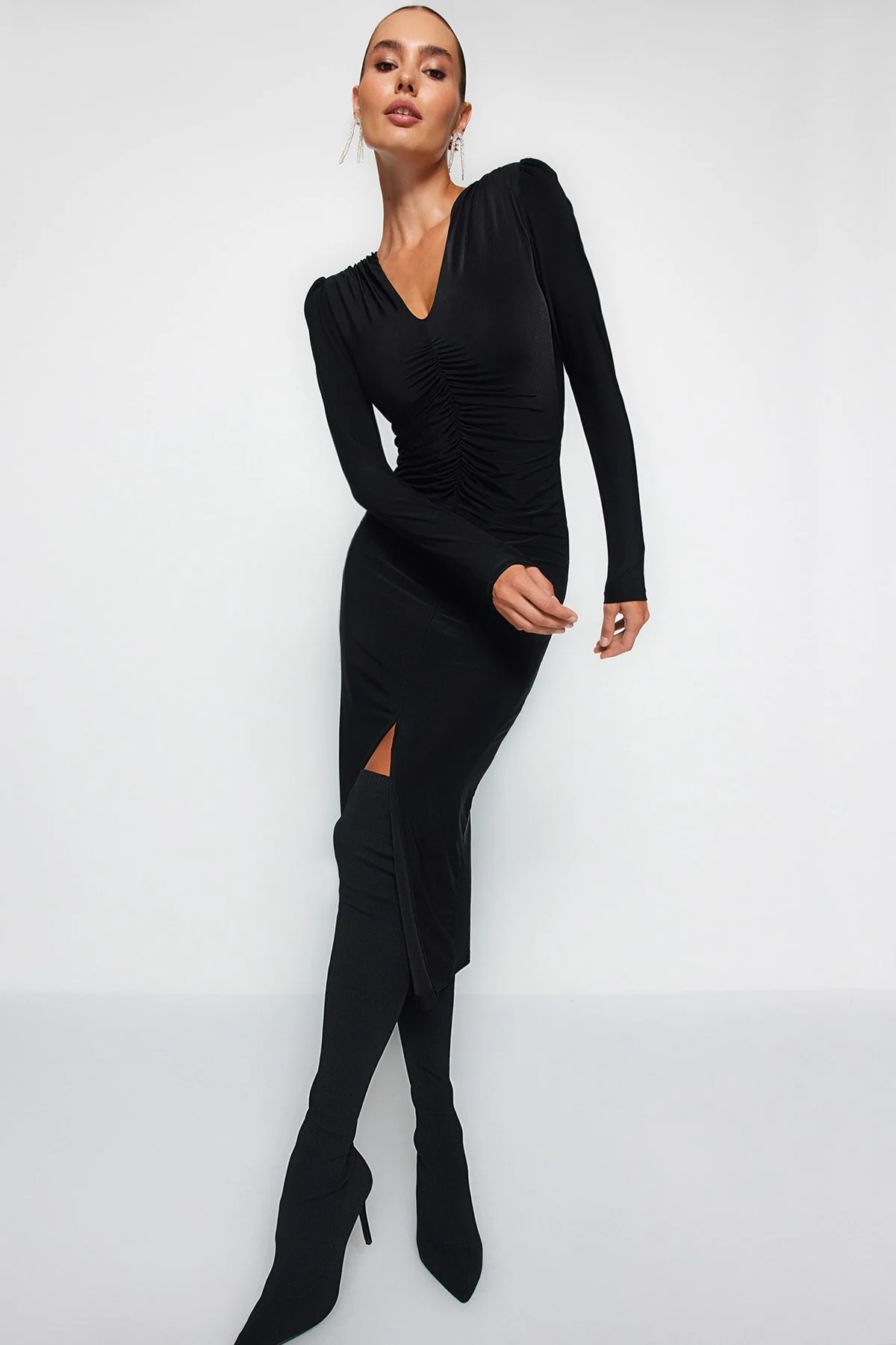 Bild von Trendyol Collection Schwarzes, Figurbetontes, Gestricktes, Stilvolles Midi-abendkleid für Damen - 38