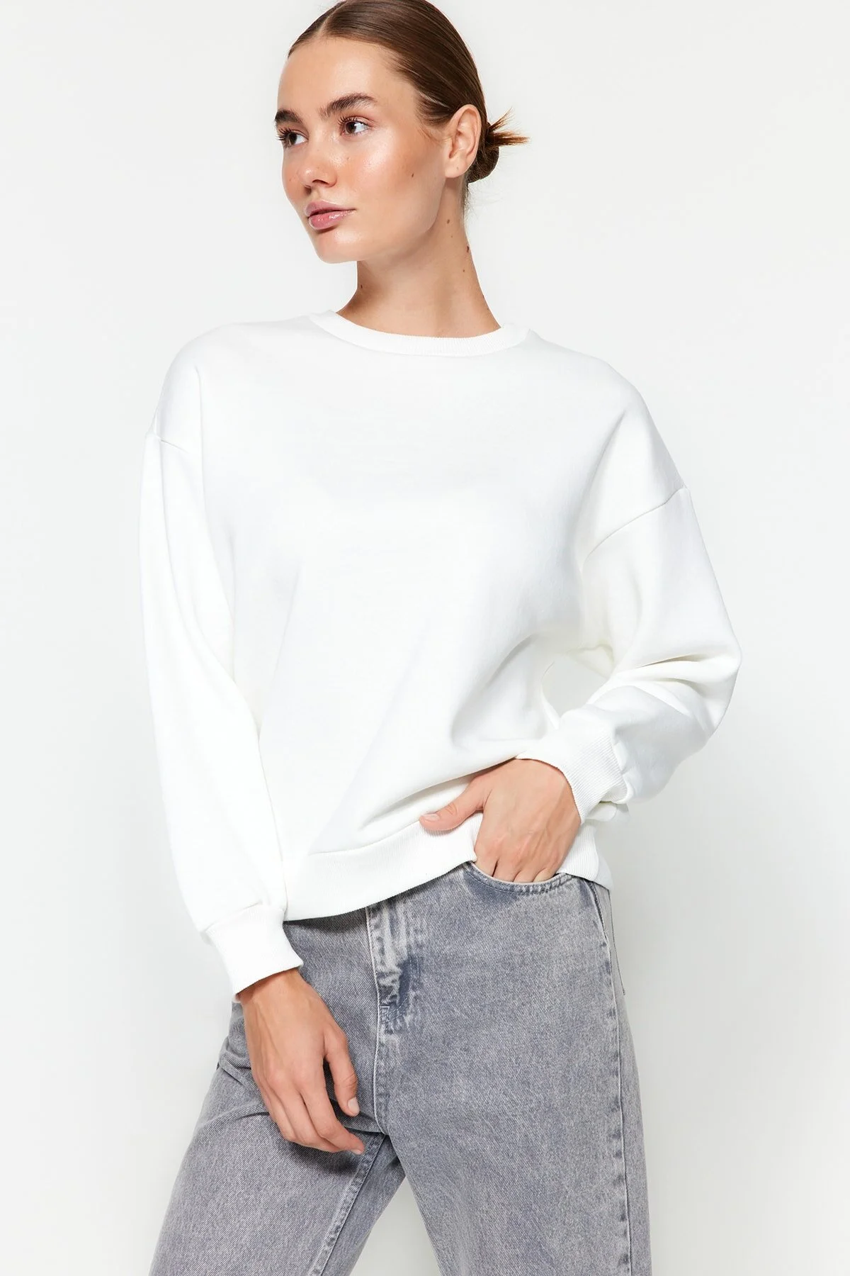 Bild von Trendyol Collection Ecru, Dickes Fleece Innen, Regular/normal Fit, Rundhalsausschnitt, Basic-sweatshirt Aus Strick, für Damen - L