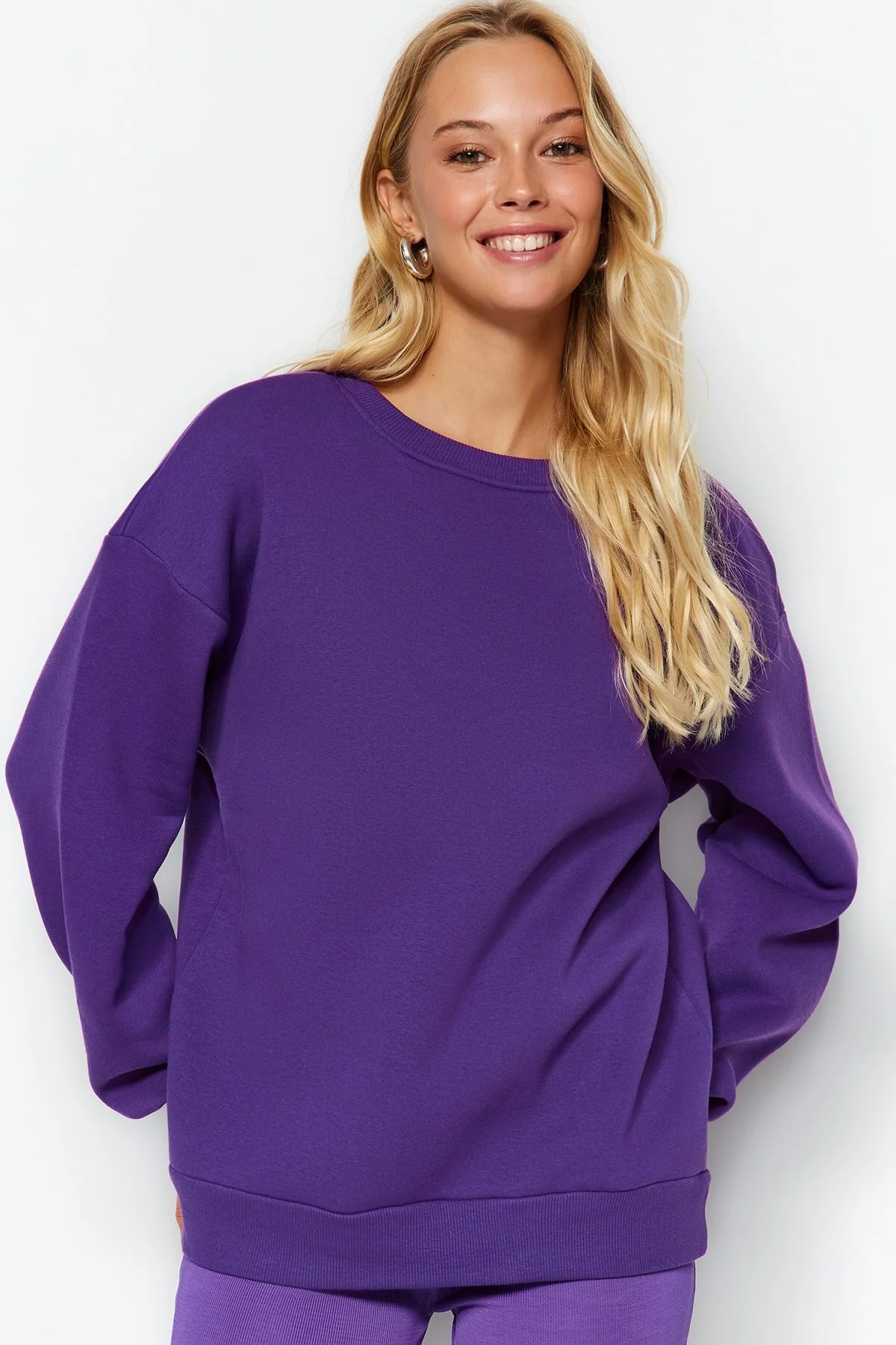 Bild von Trendyol Collection Lila Oversize/bequem Schnitt Basic Rundhals Dick/innen Fleece Strick Sweatshirt für Damen - S