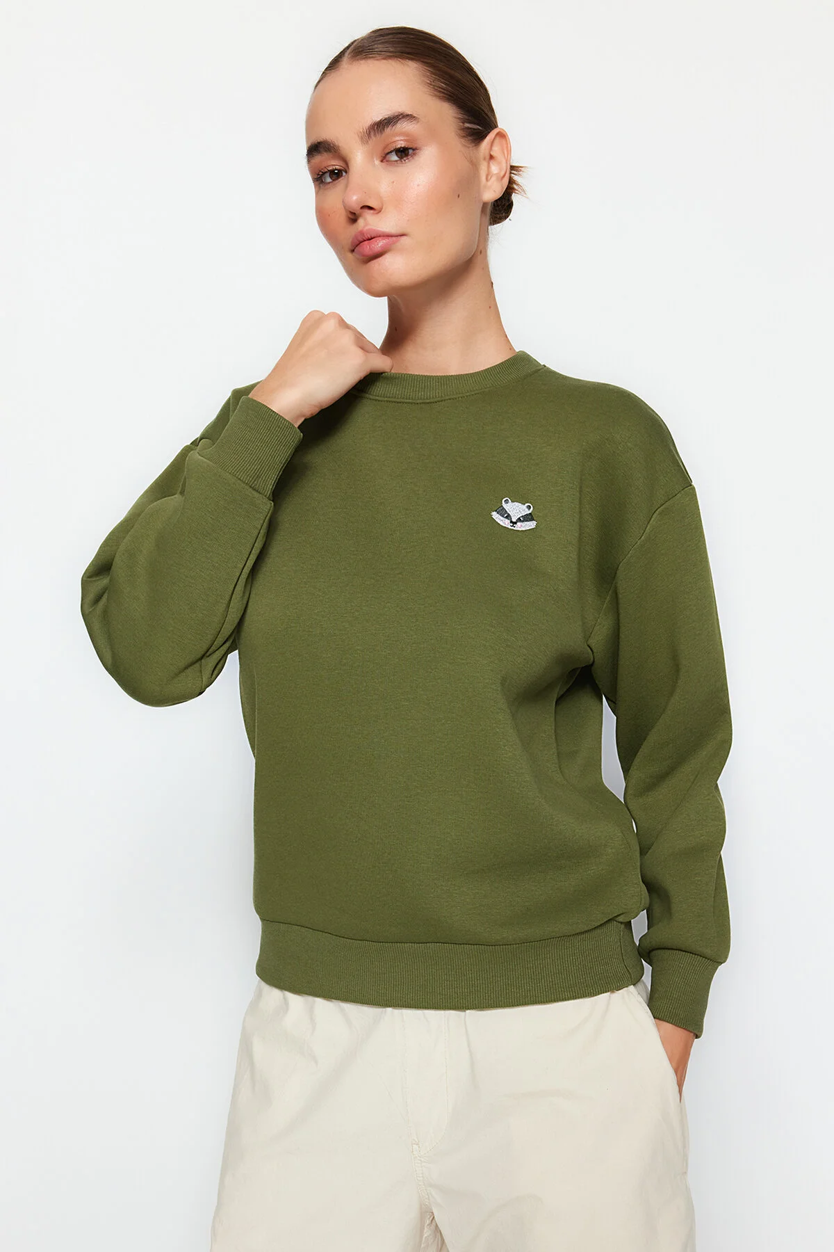 Bild von Trendyol Collection Khakifarbenes Strick-sweatshirt Mit Tier-stickerei, Regular/normal Fit, Dickes Fleece Innen, für Damen - S