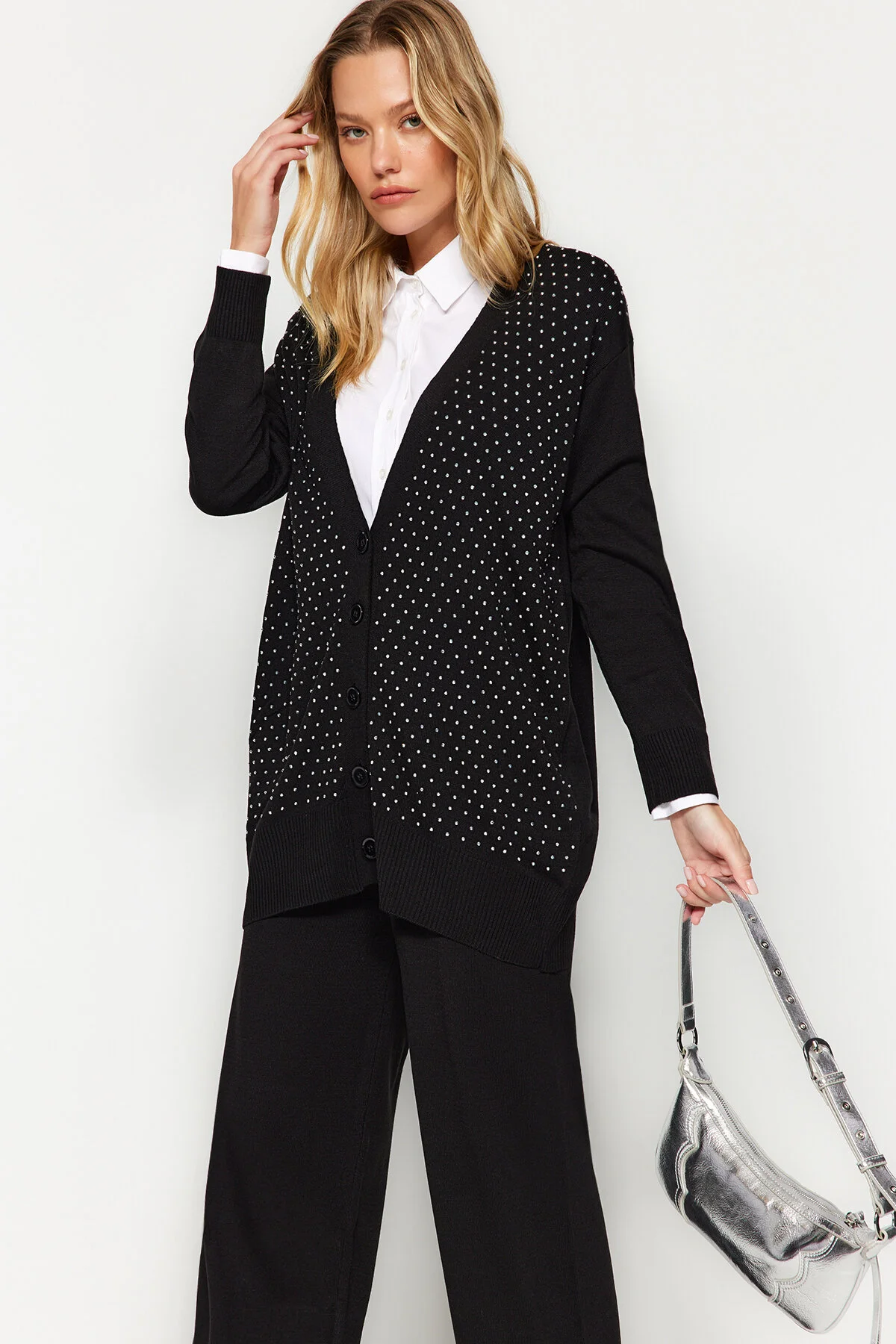 Bild von Trendyol Modest Schwarzes Set Aus Strickjacke Und Hose Mit Schmucksteinen, Oberteil Und Unterteil für Damen - S