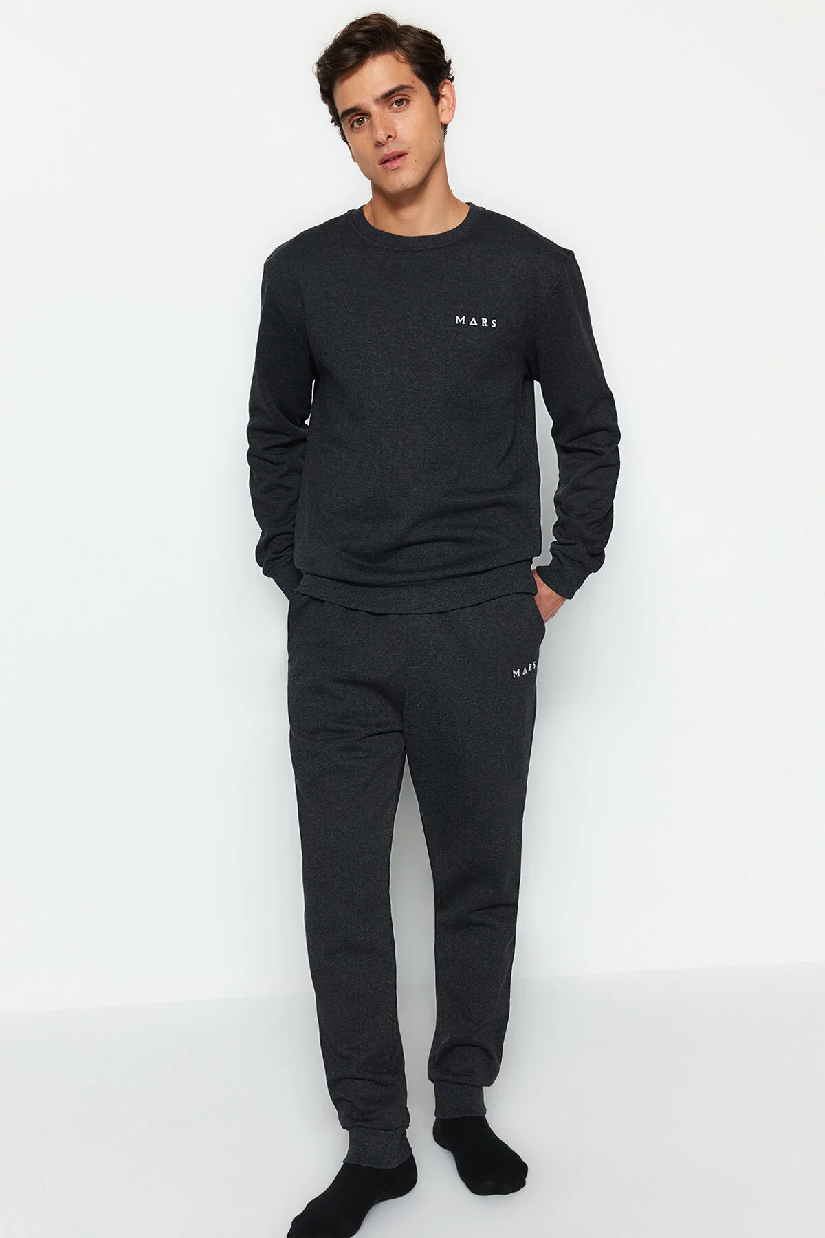 Bild von Trendyol Collection Anthrazitfarbenes, Bedrucktes Strickpyjama-set Mit Normaler Passform für Herren - XL