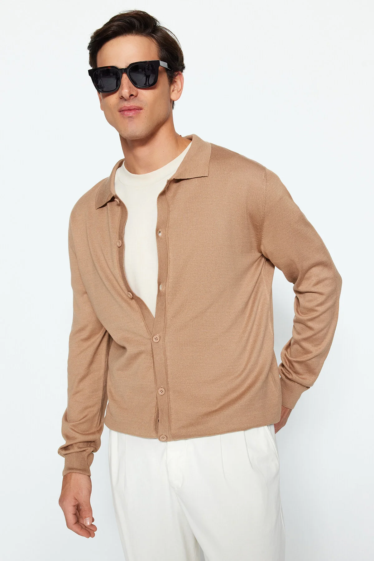 Bild von Trendyol Collection Nerzfarbener, Normaler Hemdkragen-hemd-cardigan Aus Baumwollstrick Mit Hemdkragen für Herren - M