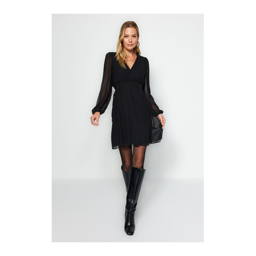 Bild von Elegantes Schwarzes Chiffonkleid mit Knöpfen von Trendyol