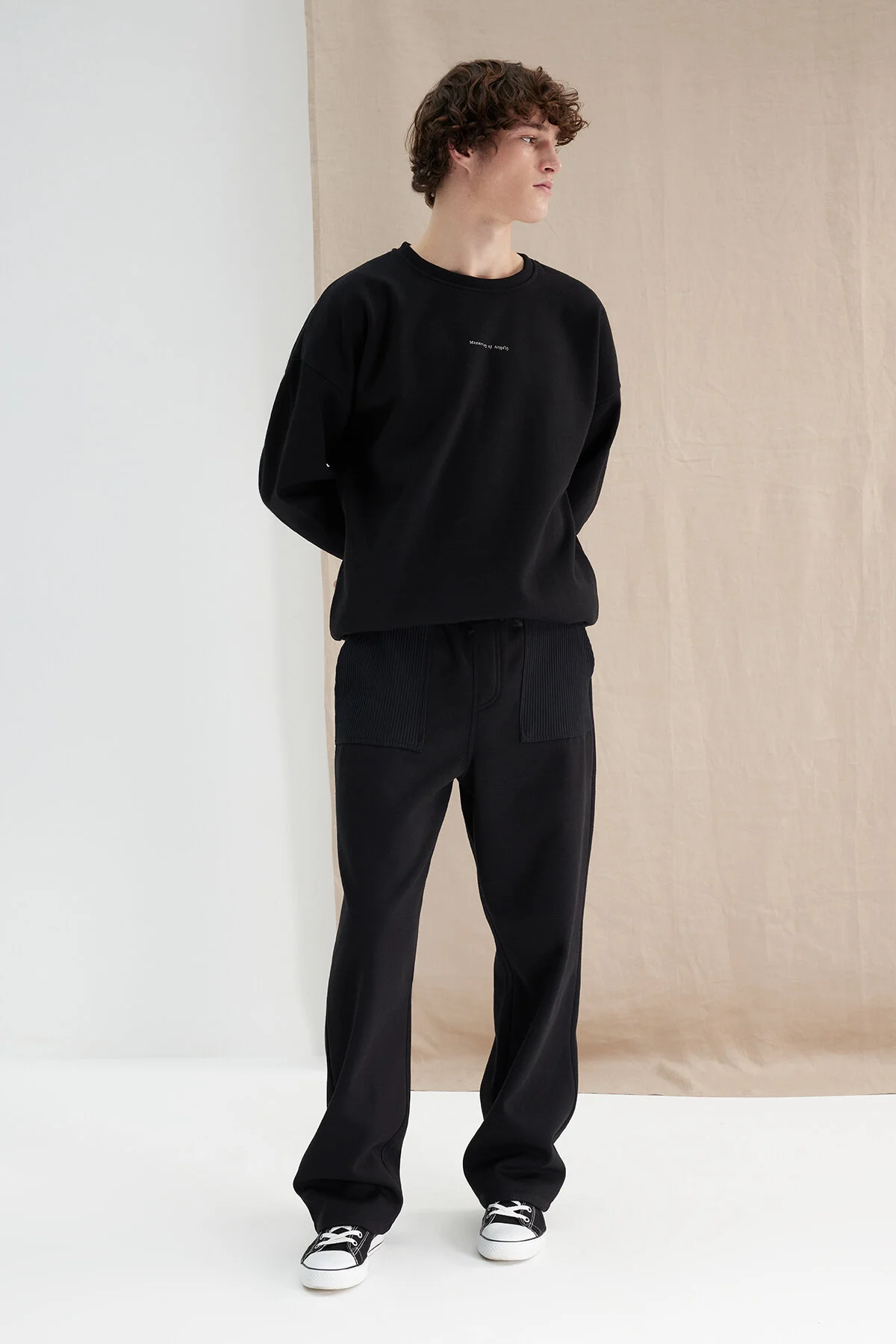 Bild von Trendyol Collection Schwarze, Strukturierte Oversize-jogginghose – Offenes Bein - M
