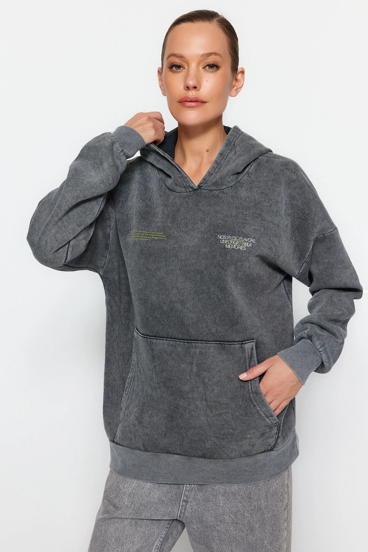 Bild von Trendyol Collection Anthrazitfarbenes, Dickes Fleece Mit Wascheffekt An Der Innenseite, Oversize/wide Fit, Strick-sweatshirt für Damen - L