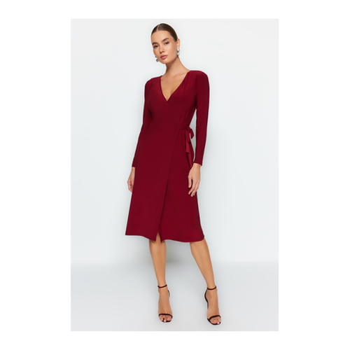 Bild von Trendyol Collection Burgunderrotes, Zweireihiges, Figurbetontes Midi-Strickkleid Mit Gürtel Und Halsausschnitt für Damen - L