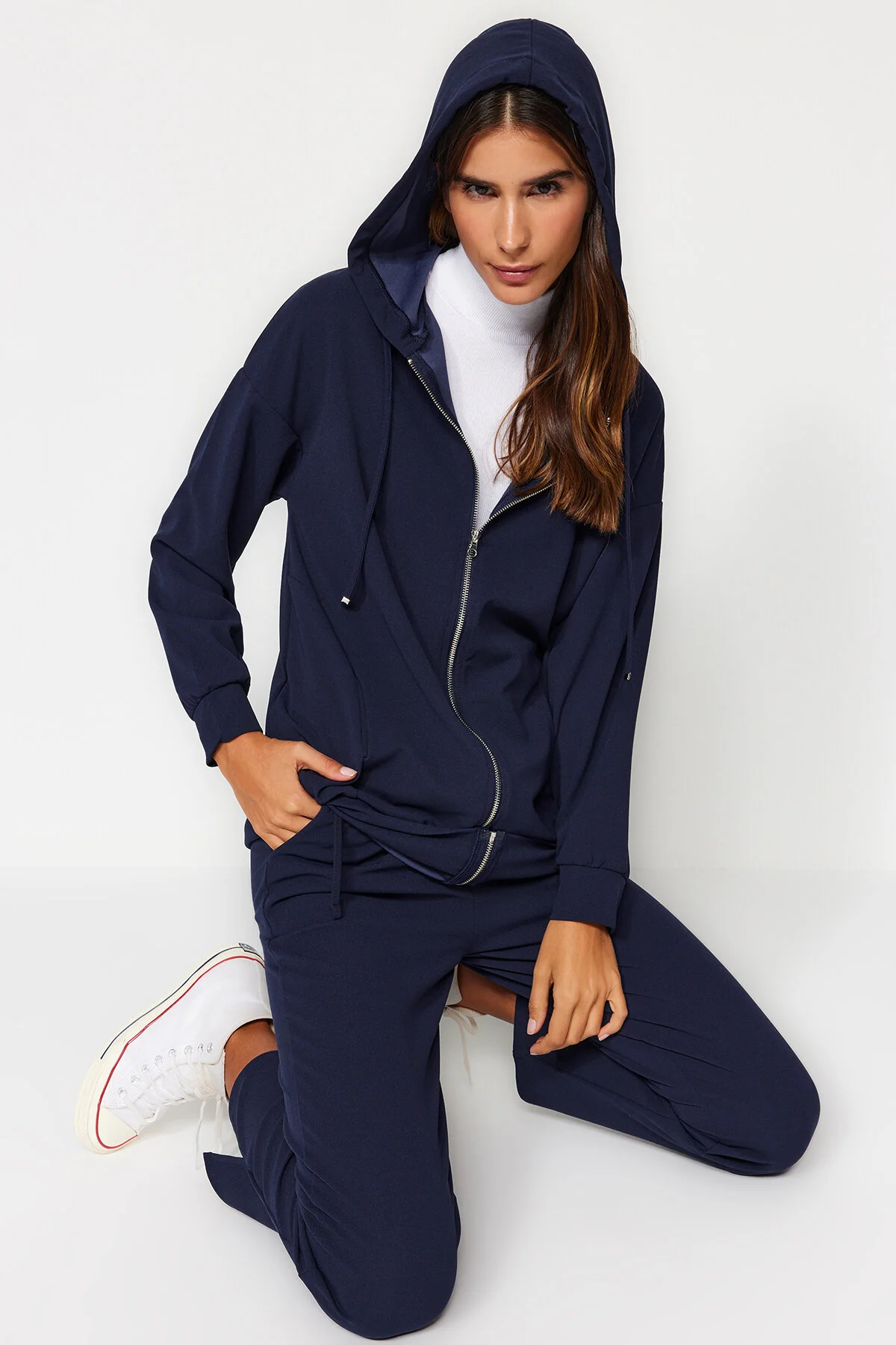Bild von Trendyol Modest Marineblaues Set Aus Übergroßer Strickjacke Mit Kapuze Und Gestricktem Trainingsanzug – Mit Reißverschluss für Damen - L