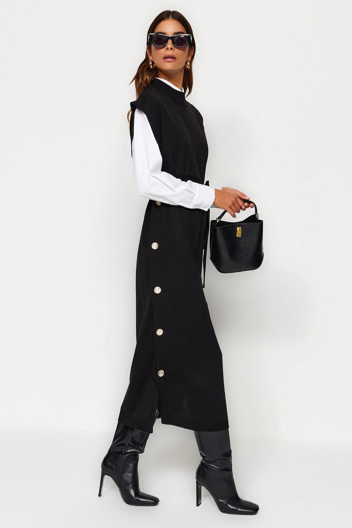 Bild von Trendyol Modest Schwarzes Strickpulloverkleid Mit Knöpfen Und Detaillierten Details für Damen - M