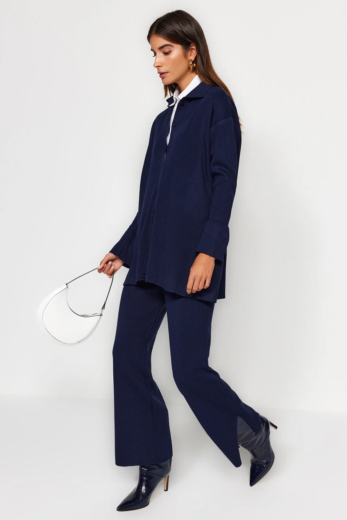 Bild von Trendyol Modest Marineblaues Strickset Mit Cardigan Und Hose Mit Schlitzdetail für Damen - XL