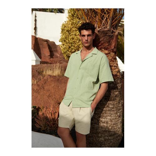 Bild von Trendyol Collection Grünes, Übergroßes Sommer-Baumwollhemd für Herren - XS