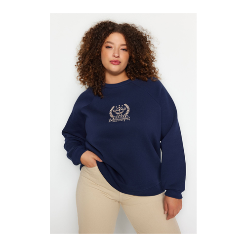 Bild von Trendyol Curve Marineblaues Strick-Sweatshirt in Übergröße