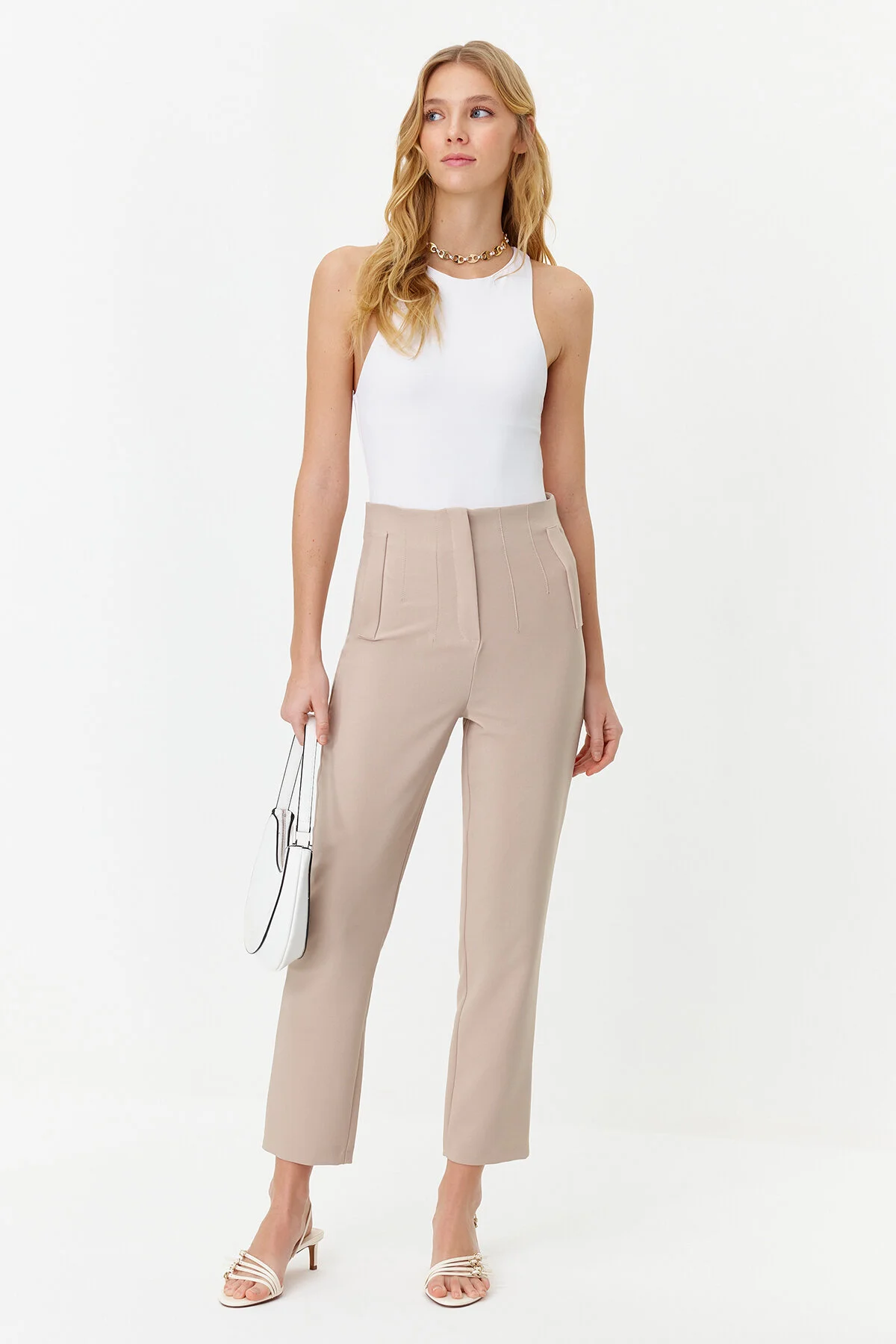 Bild von Trendyol Collection Knöchellange Nerz-zigarettenhose Mit Hoher Taille – Spannzangendetails, Gewebter Stoff für Damen - 34