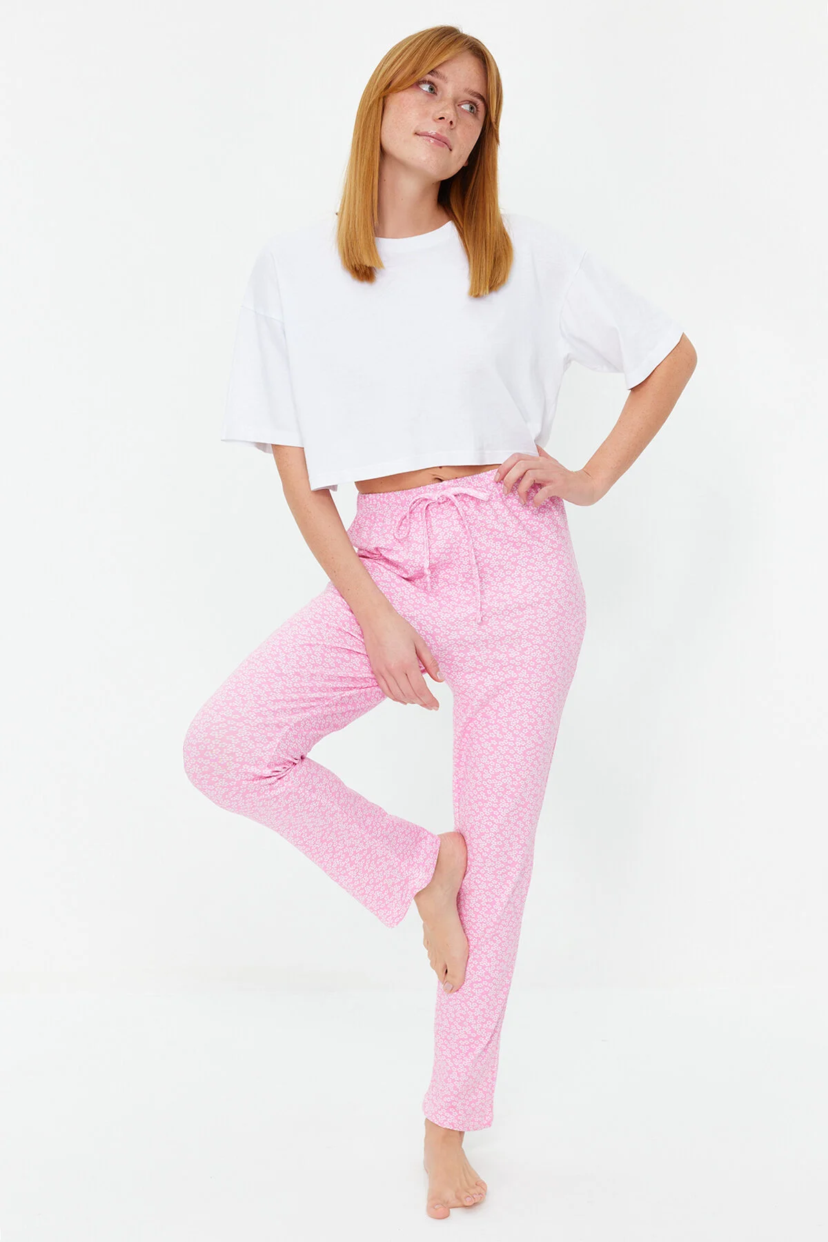 Bild von Trendyol Collection Gestrickte Pyjamahose Aus Rosafarbener Baumwolle Mit Blumenmuster für Damen - M
