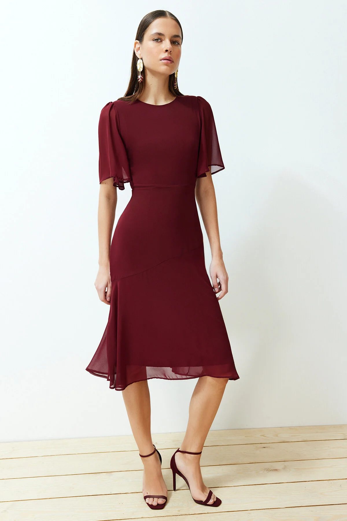 Bild von Trendyol Collection Burgunderrotes A-linien-kleid Aus Chiffon Mit Volant Und Futter Aus Gewebtem Stoff für Damen - 34