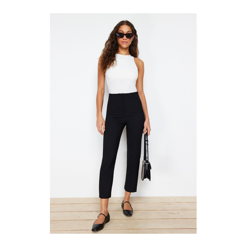 Bild von Trendyol Collection Schwarze, Knöchellange, Gewebte Stoffhose Mit Zigarettenform Und Hoher Taille für Damen - 32
