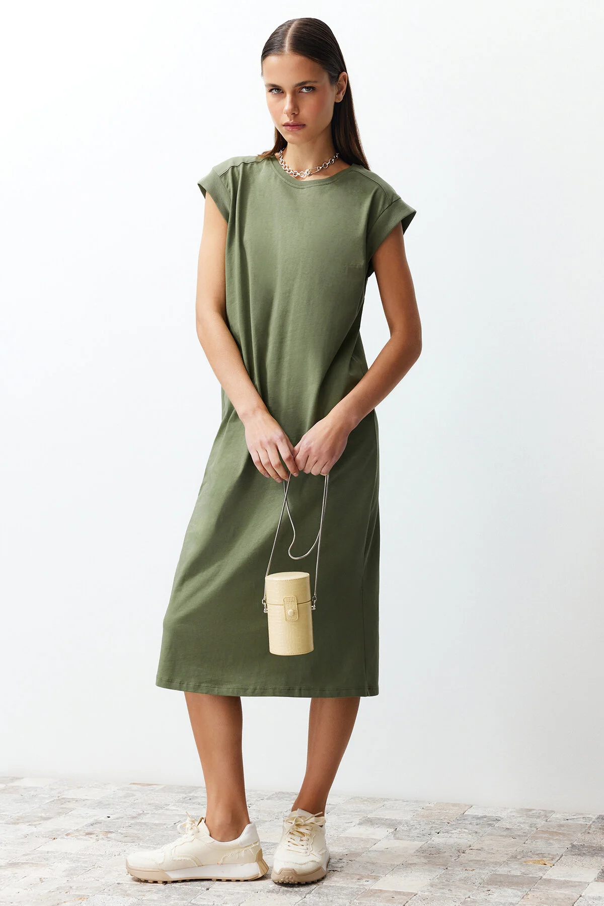 Bild von Trendyol Collection Khakifarbenes, Schlichtes T-shirt-kleid Aus 100 % Baumwolle, Midi-midikleid Mit Mondärmeln, Bequemer Schnitt Und für Damen - S