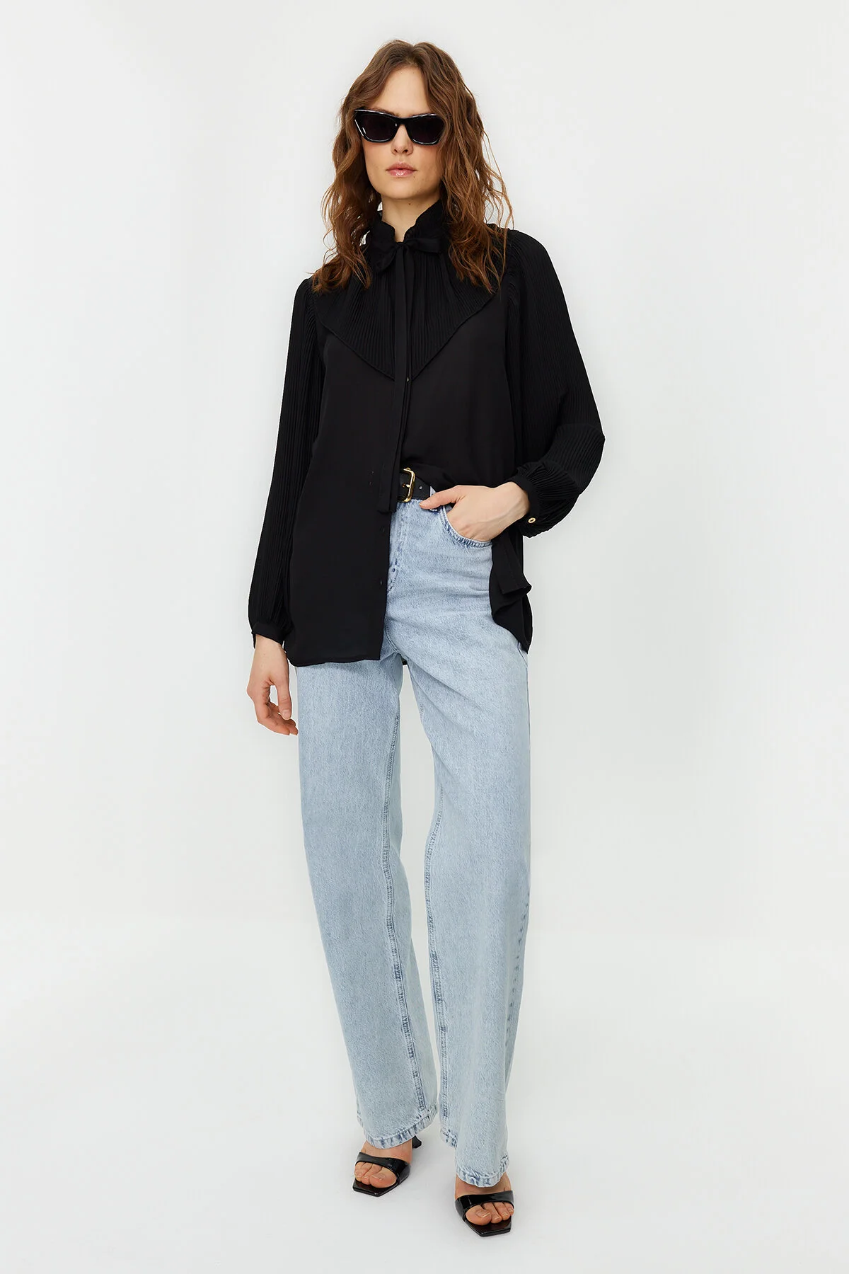 Bild von Trendyol Modest Schwarzes, Gewebtes Chiffon-hemd Mit Rüschen für Damen - 36