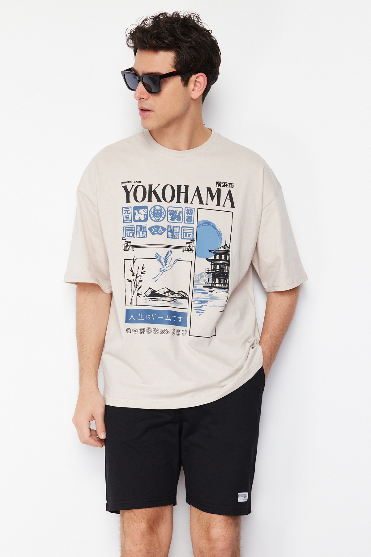 Bild von Trendyol Collection Übergroßes T-shirt Mit Far East-muster 100% Ok, für Herren - S