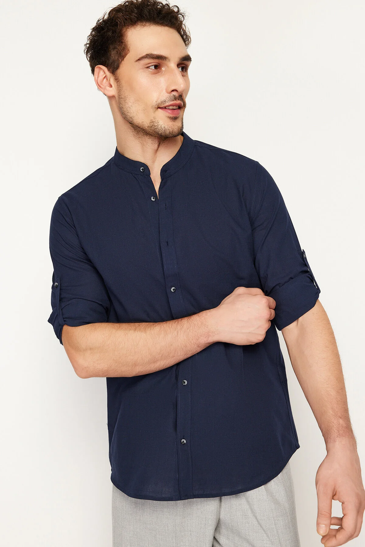 Bild von Trendyol Collection Slim Fit-hemd Aus Dunkelmarineblauer Baumwolle Mit Vorherrschendem Kragen - für Herren - 2XL