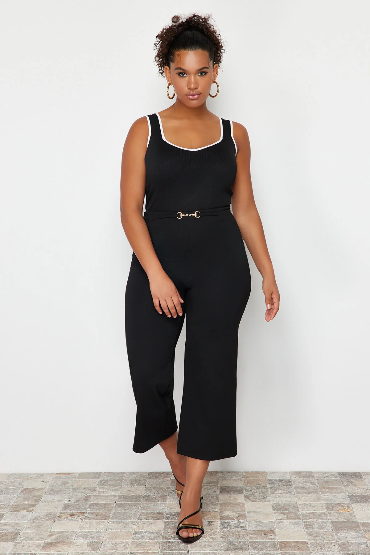 Bild von Trendyol Curve Schwarze, Gestreifte, Figurbetonte Strickbluse Mit Quadratischem Kragen für Damen - 2XL