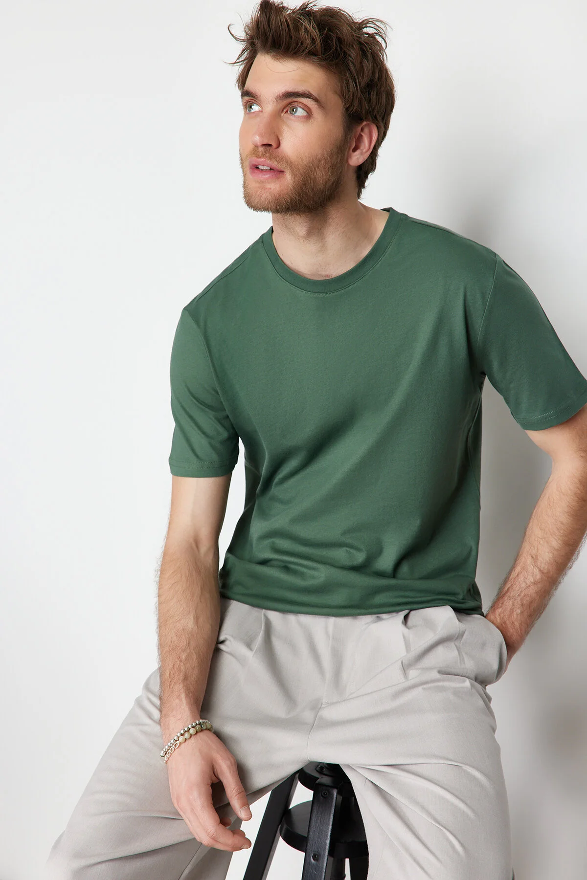 Bild von Trendyol Collection Dunkelgrünes Slim Fit T-shirt Mit Rundhalsausschnitt – 100 % Baumwolle für Herren - S