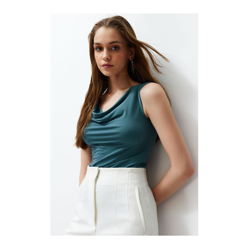 Bild von Trendyol Collection Mintfarbener Taillierter Strickbody für Damen