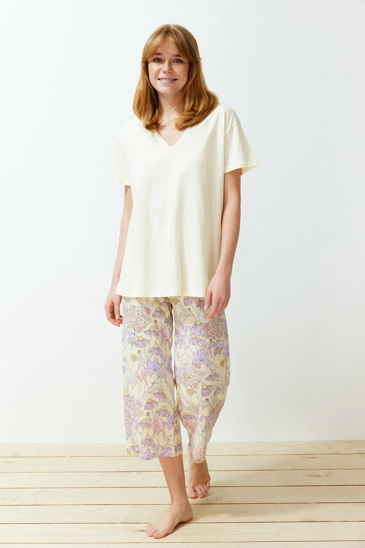 Bild von Trendyol Collection Gestricktes Capri-pyjama-set Gelbes Blumenmuster für Damen - XL