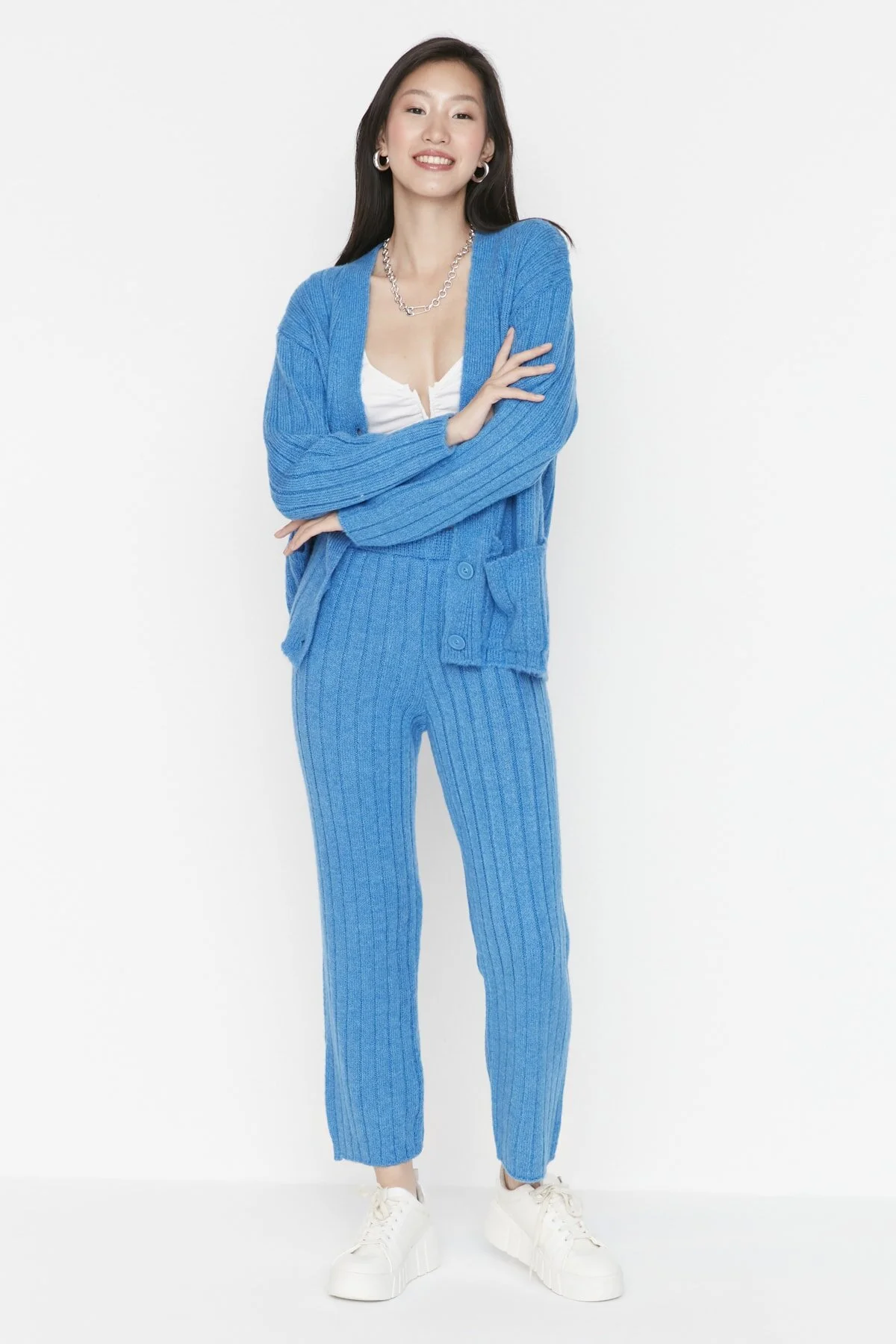 Bild von Trendyol Collection Blaues, Weit Geschnittenes Set Aus Oberteil Und Unterteil Aus Weicher Strickware für Damen - XS